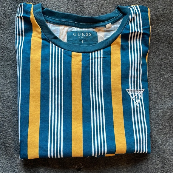 MENS MEDUIM GUESS TOP - Picture 4 of 4